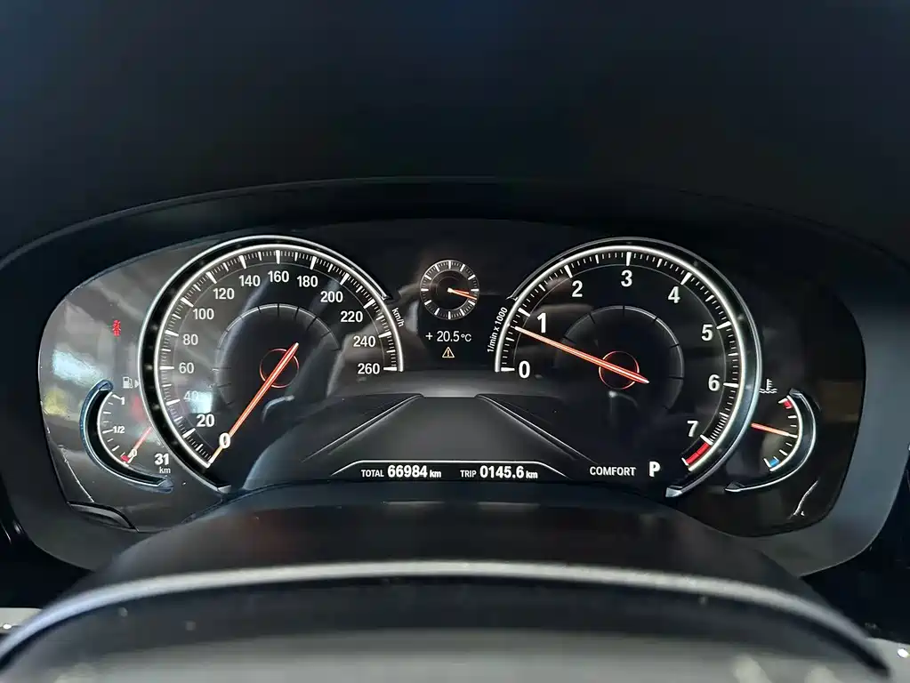 BMW 5 Series — миниатюра 12