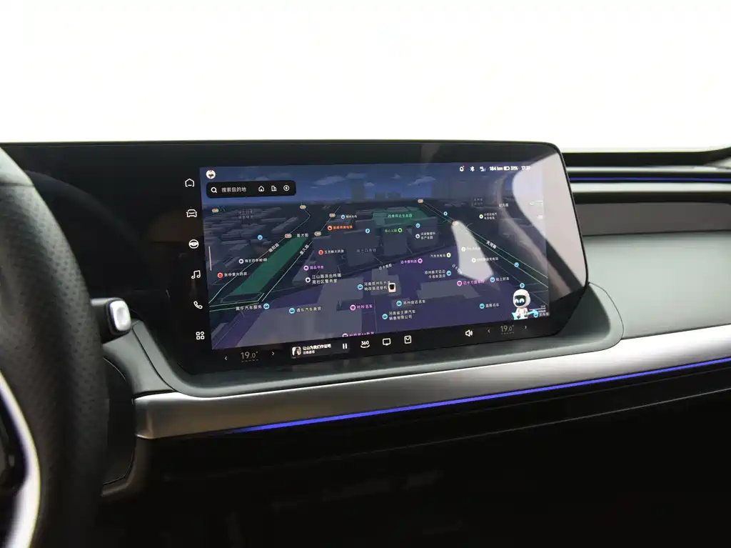 XPeng P7 — миниатюра 14