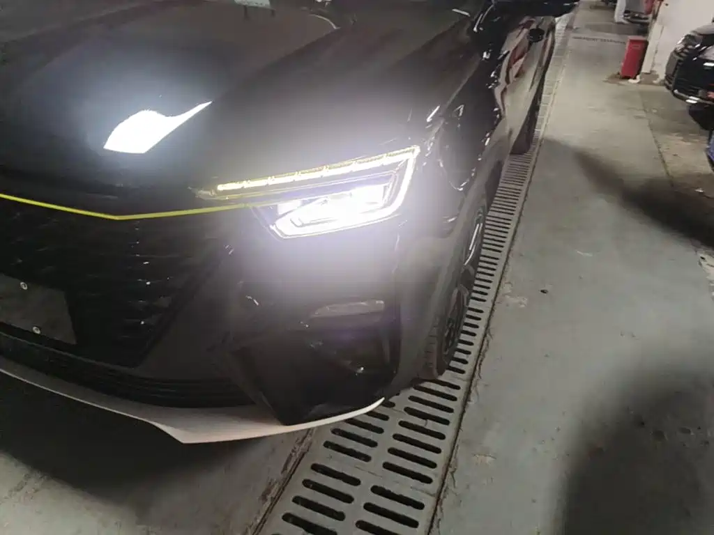 Roewe RX5 New Energy — миниатюра 24