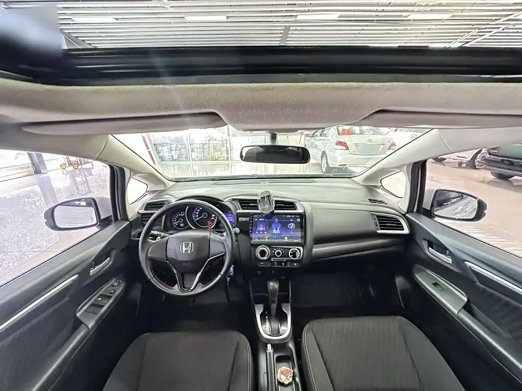 Honda Fit — миниатюра 8