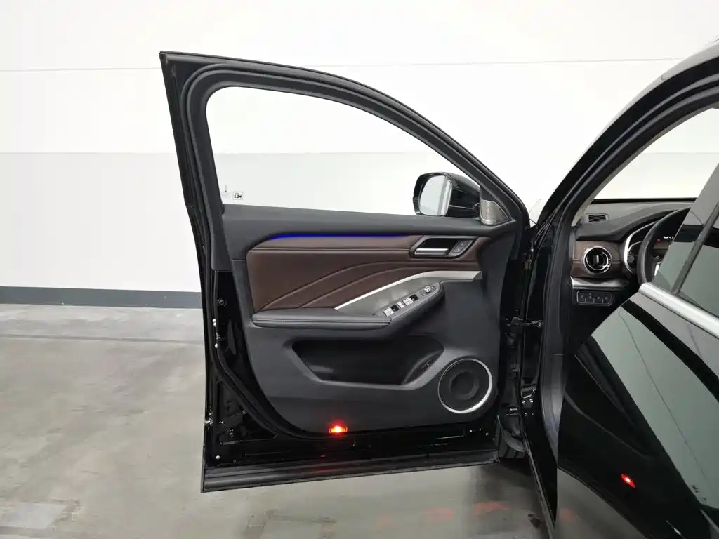 Wey Wey VV6 — миниатюра 8