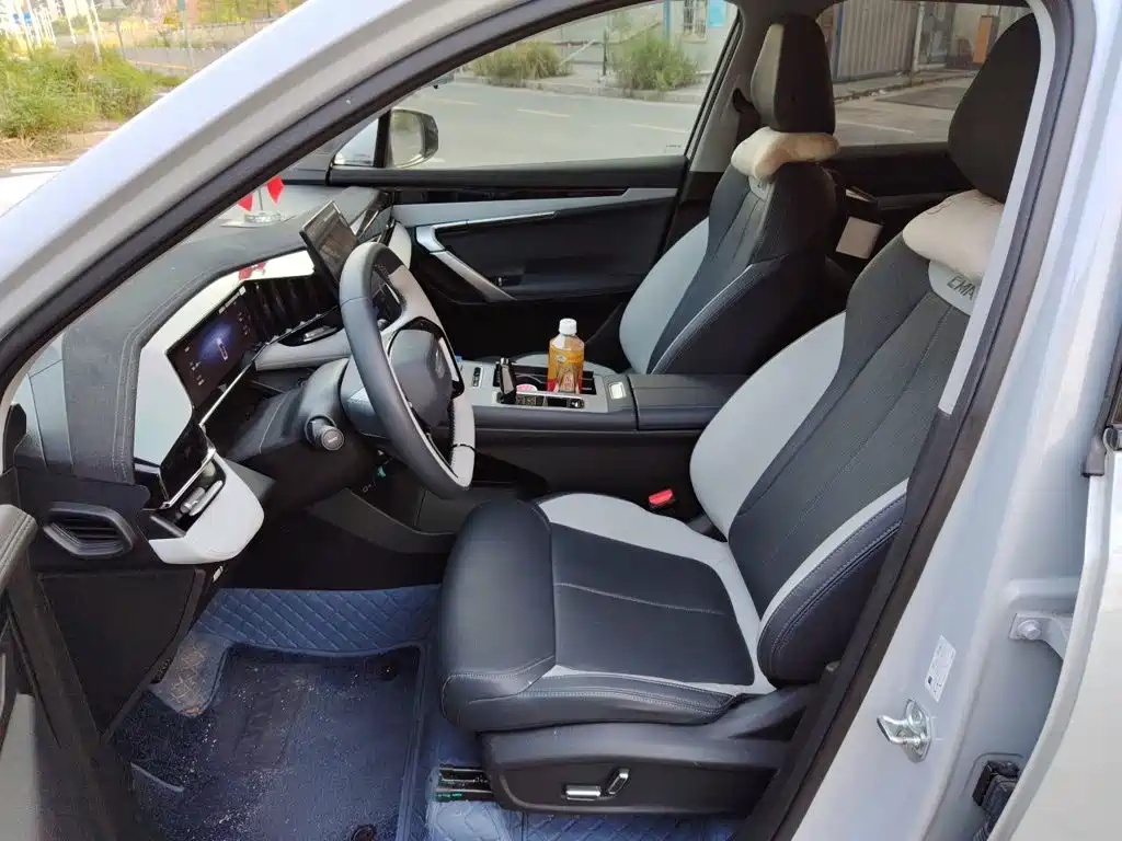 Geely Boyue L — миниатюра 11