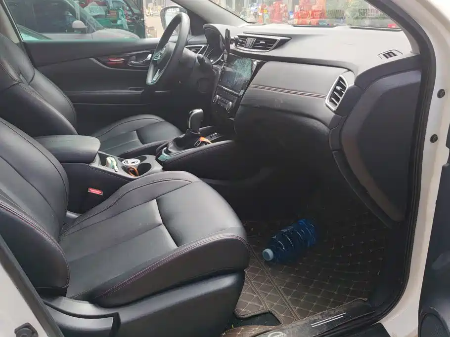 Nissan Qashqai — миниатюра 8