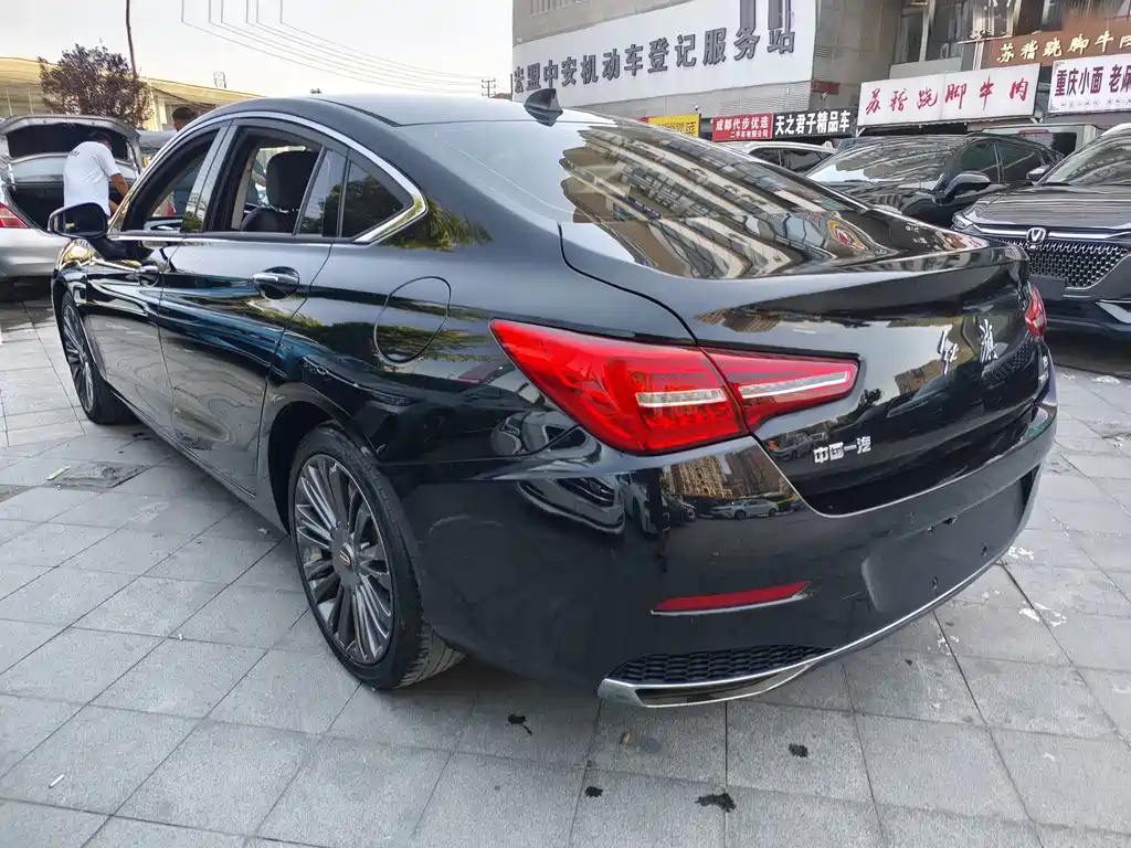 Hongqi Hongqi H5 — миниатюра 16