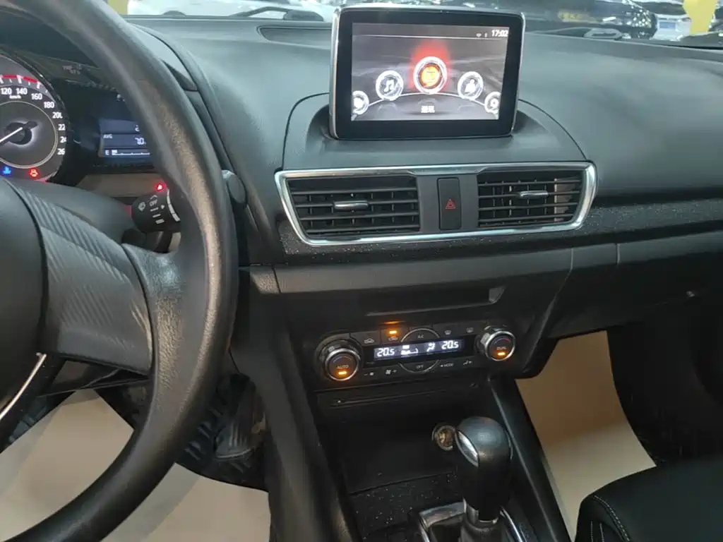 Mazda 3 Axela — миниатюра 13