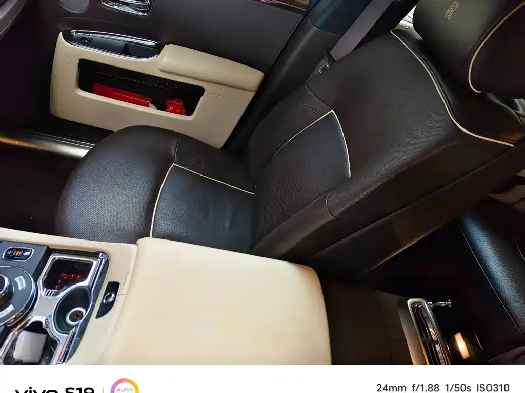 Rolls-Royce Ghost — миниатюра 6