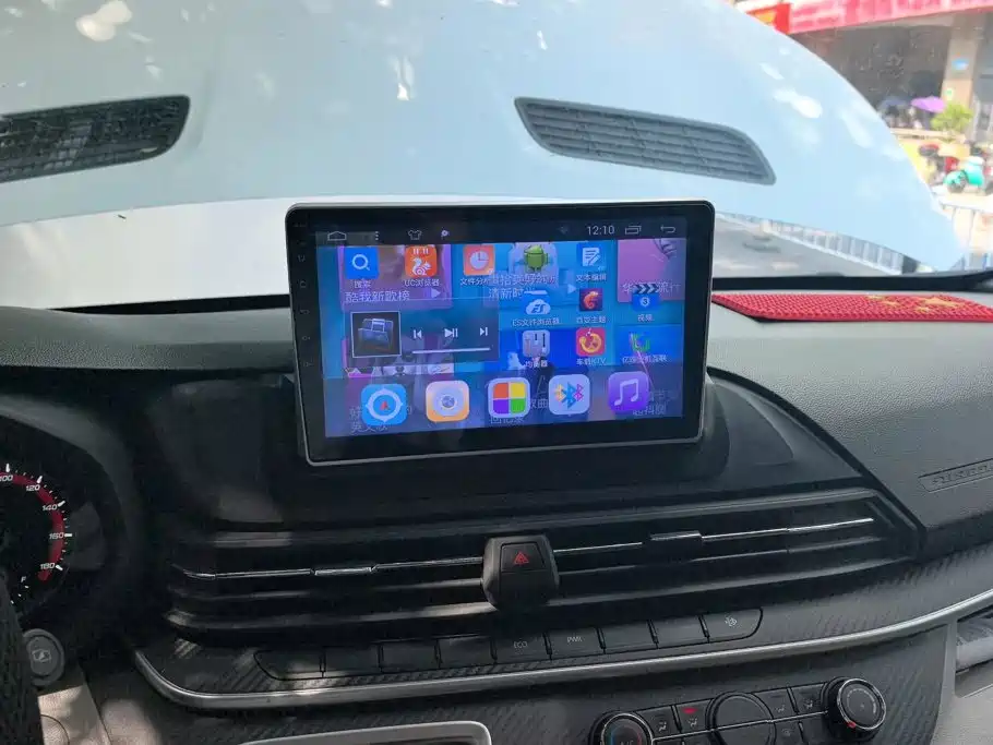 MAXUS V90 — миниатюра 12