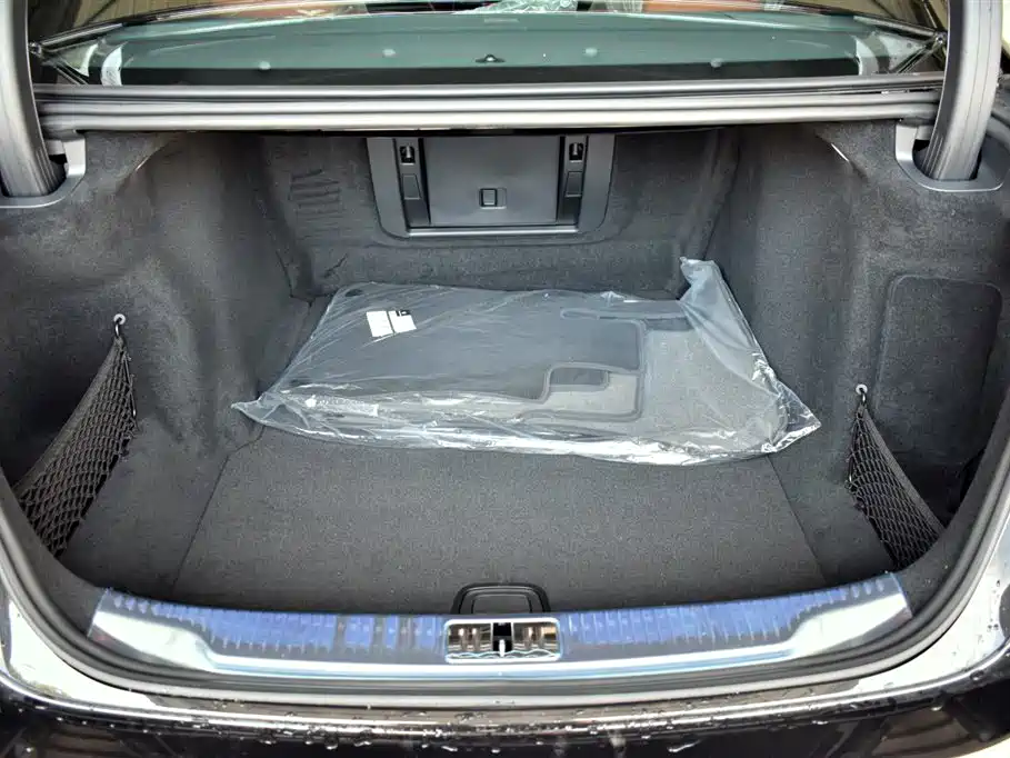 Mercedes-Benz S-Class — миниатюра 18