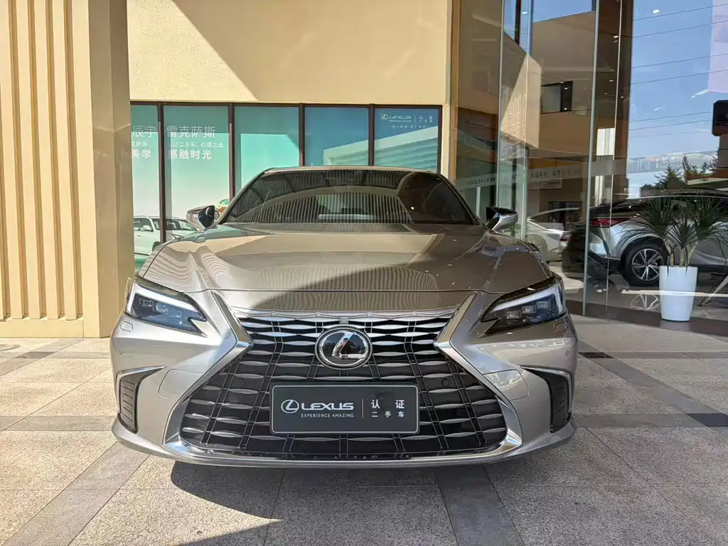 Lexus ES — миниатюра 2