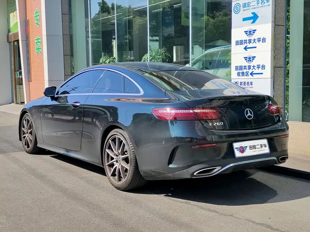 Mercedes-Benz E-Class (Import) — миниатюра 4