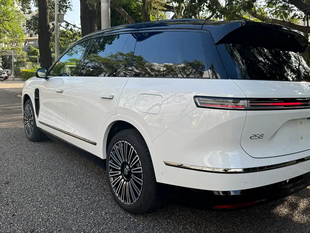 NIO ES8 2026 мест Executive Luxury