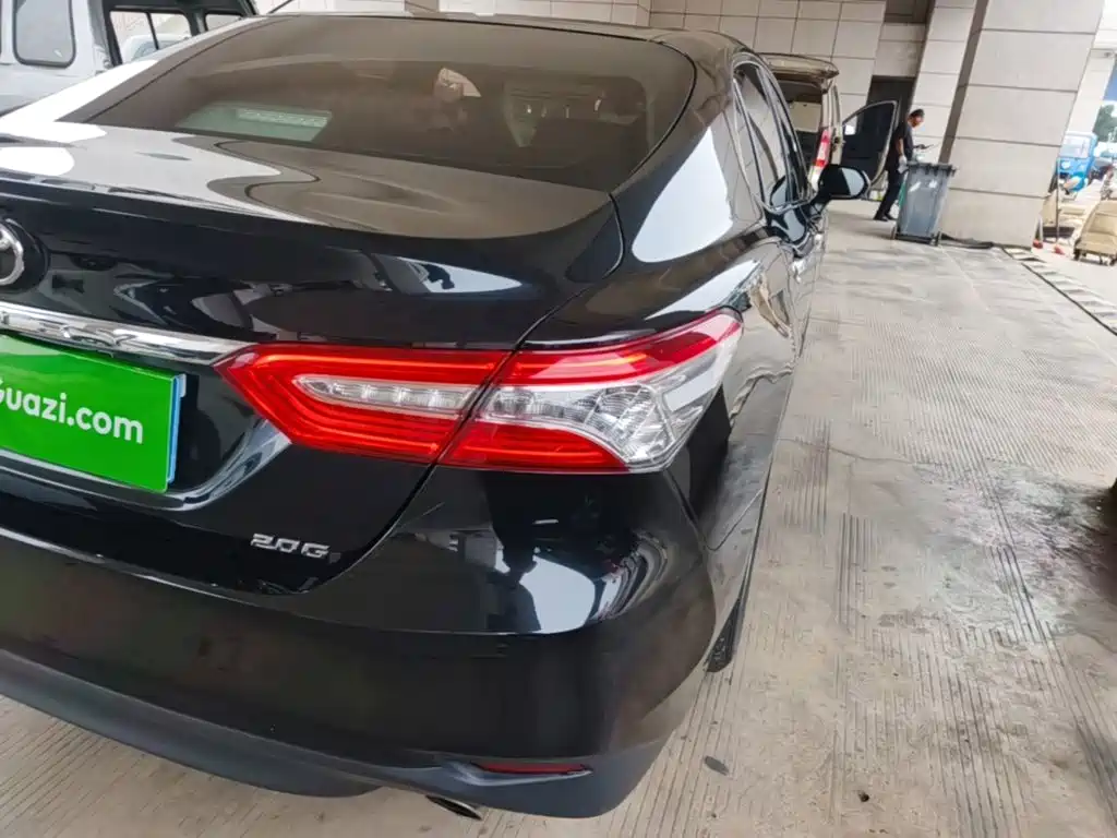 Toyota Camry — миниатюра 8