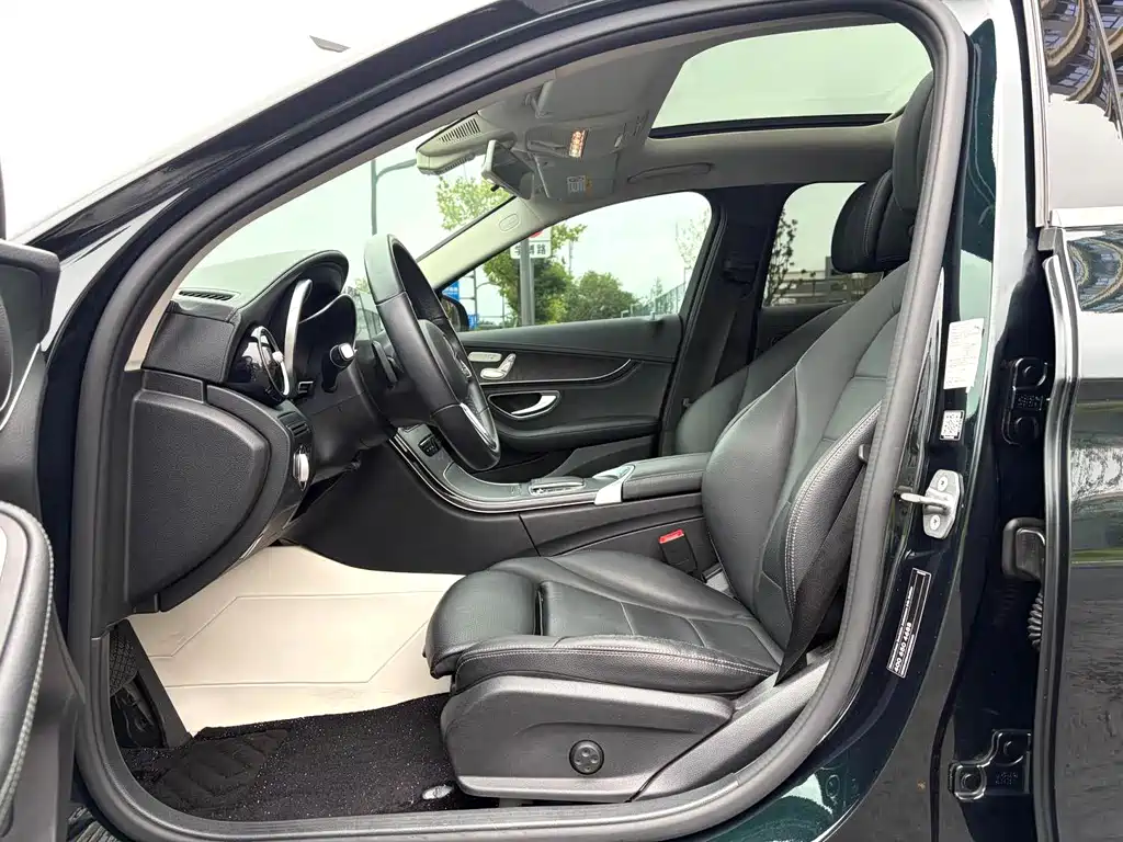 Mercedes-Benz C-Class — миниатюра 4
