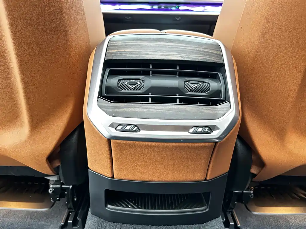 BMW 7 Series — миниатюра 20