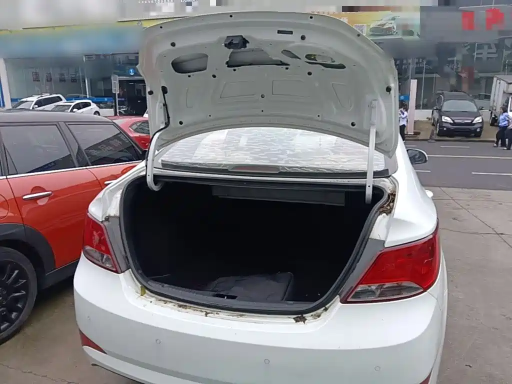 Hyundai Verna — миниатюра 19