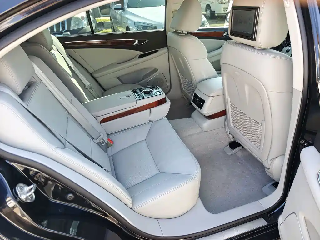 Hongqi Hongqi H7 — миниатюра 11