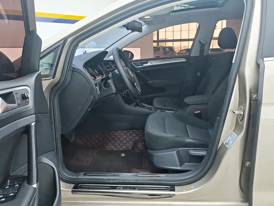 Volkswagen Golf — миниатюра 9