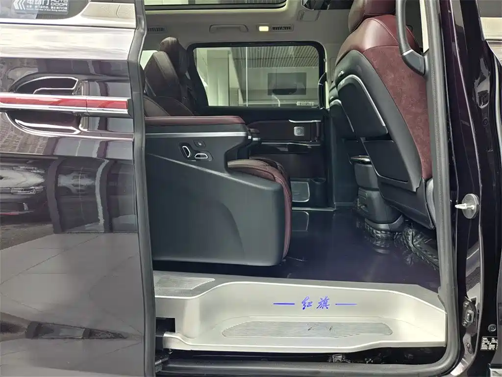 Hongqi HQ9 2023 2.0T