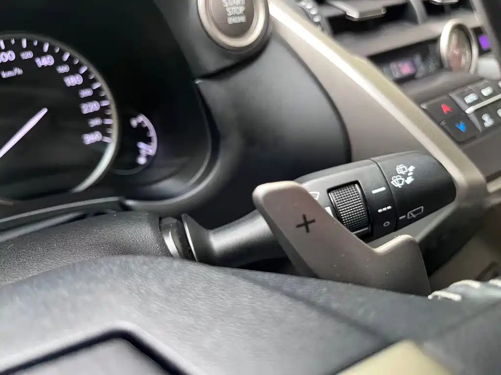 Lexus NX — миниатюра 8