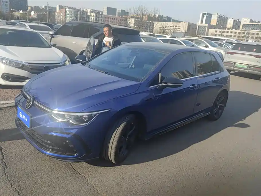 Volkswagen Golf 2021