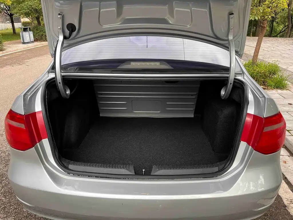 Volkswagen Jetta — миниатюра 23