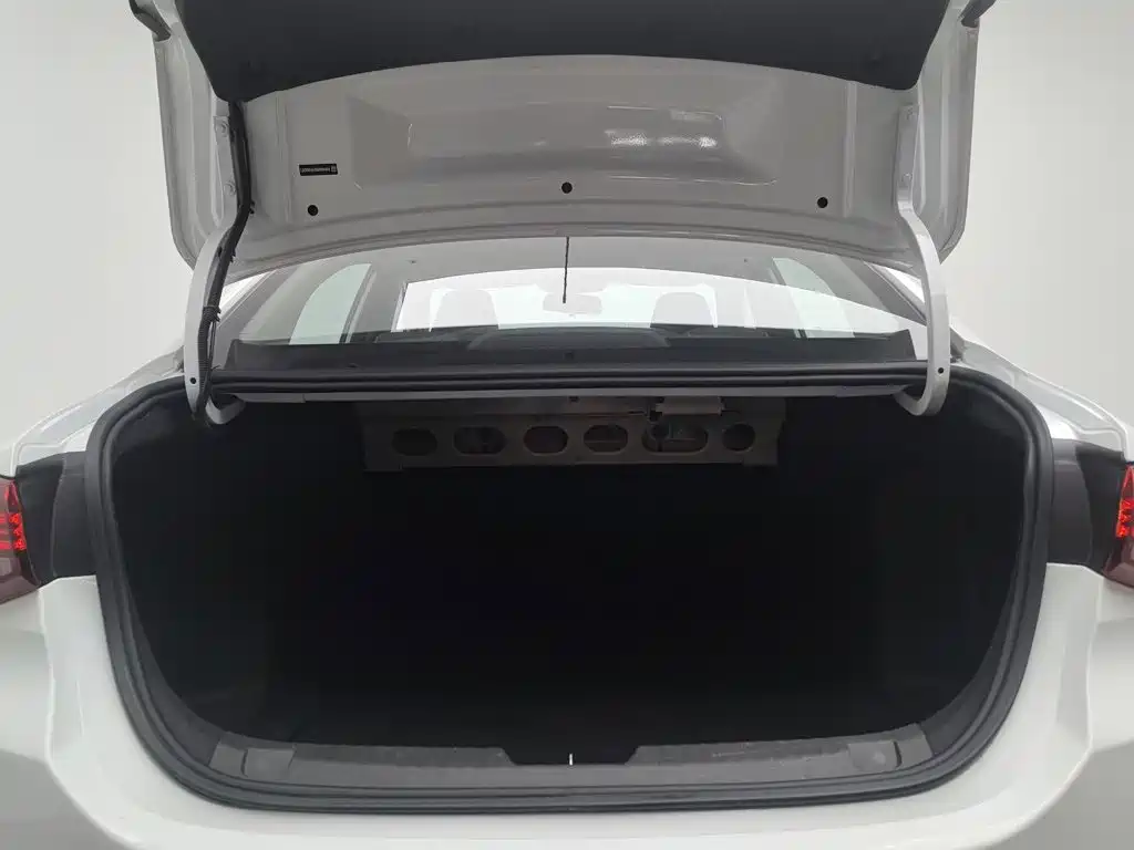 Chevrolet Cavalier — миниатюра 16
