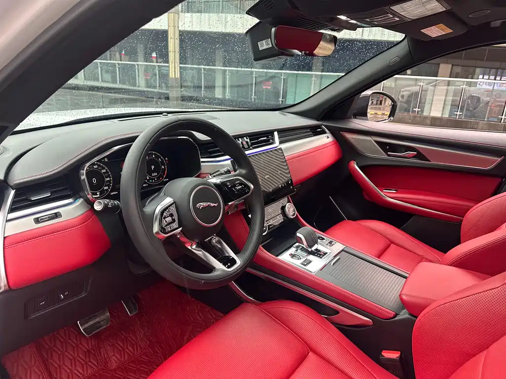 Jaguar F-PACE — миниатюра 11