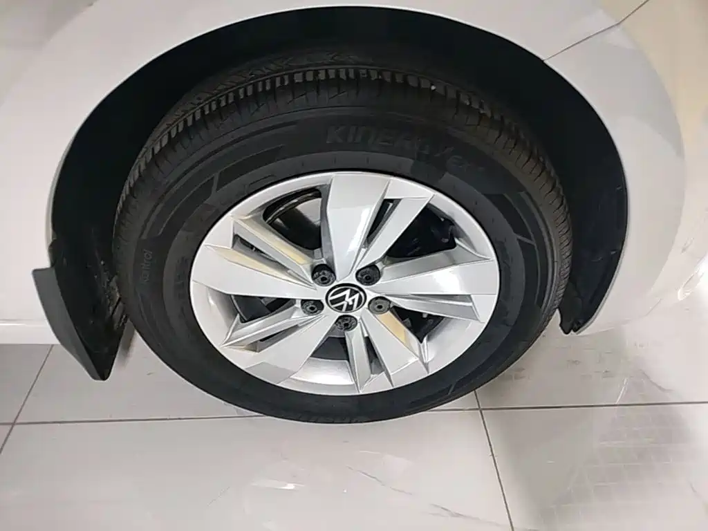 Volkswagen Polo — миниатюра 12