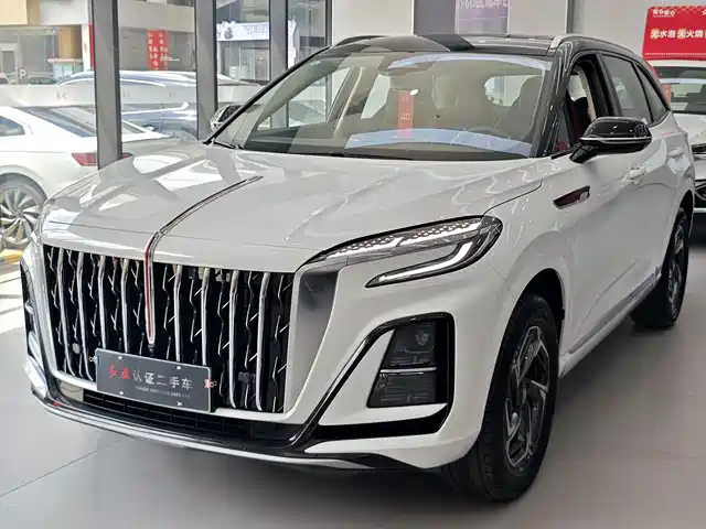 RED FLAG HONGQI HS3 2024