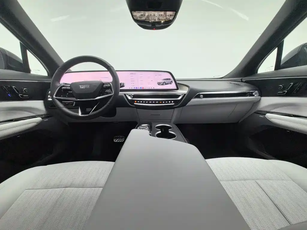 Cadillac Lyriq — миниатюра 5