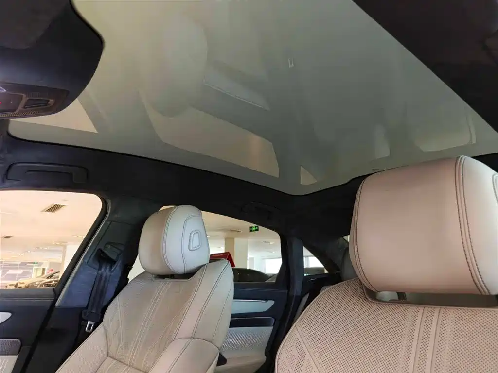 Audi A6L — миниатюра 10