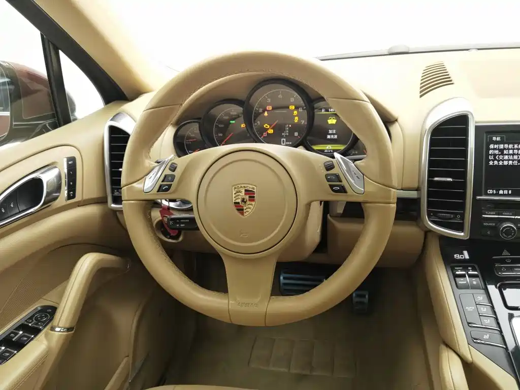 Porsche Cayenne — миниатюра 11