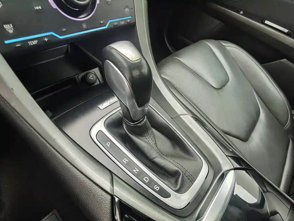 Ford Mondeo — миниатюра 13