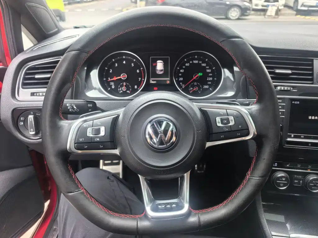 Volkswagen Golf GTI — миниатюра 8