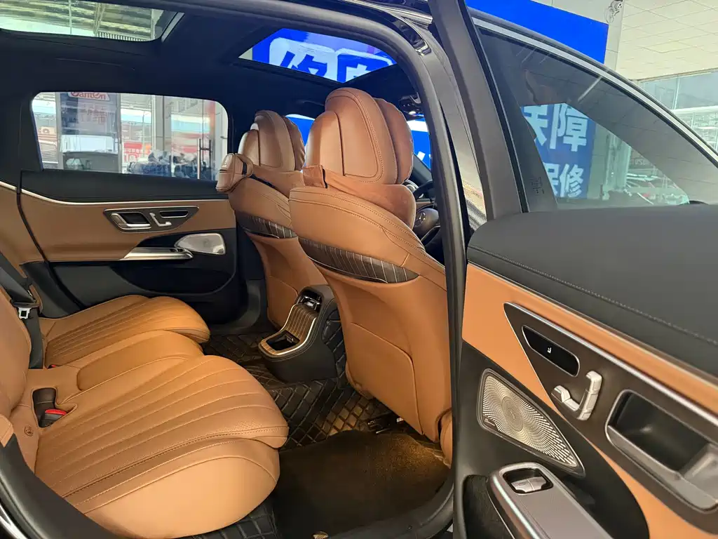 Mercedes-Benz E-Class — миниатюра 6