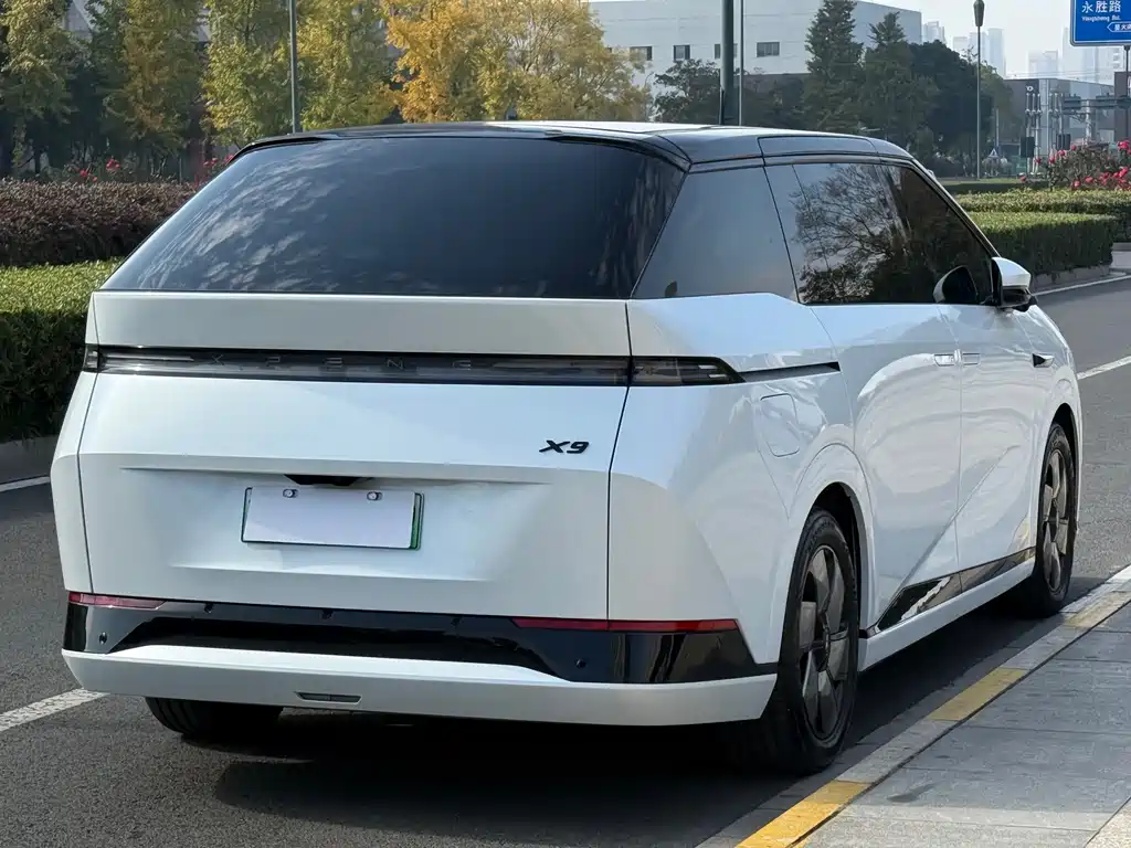 XIAOPENG X9
