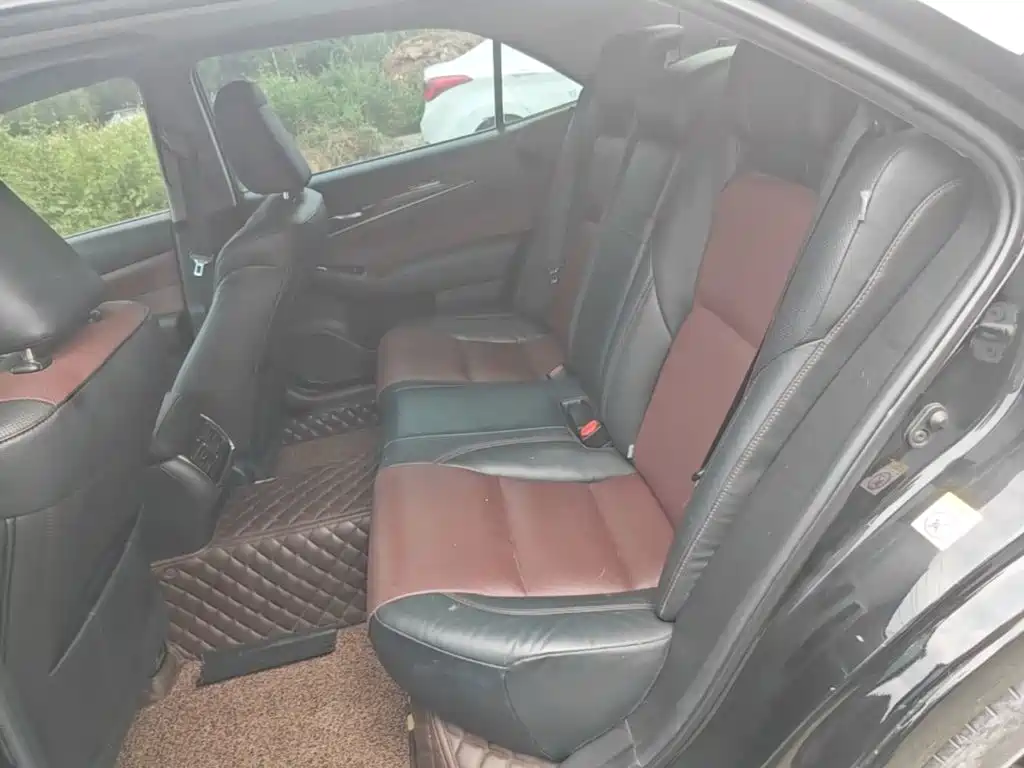 Toyota Crown — миниатюра 17