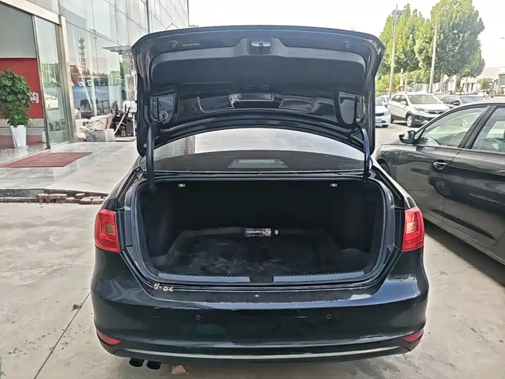 Volkswagen Sagitar — миниатюра 19