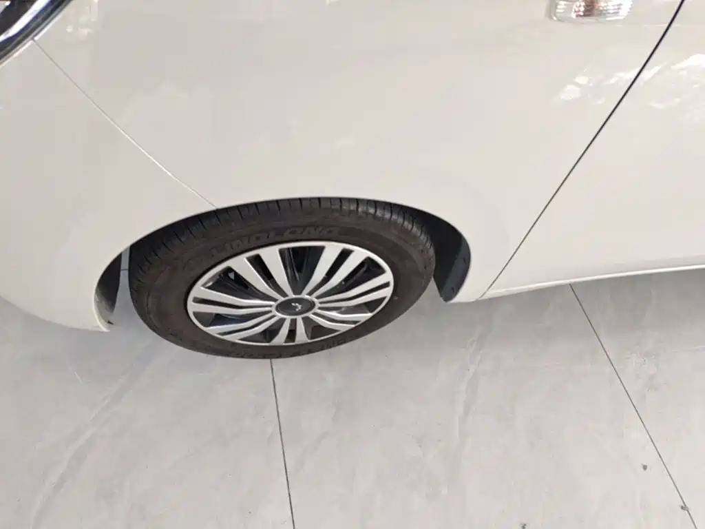 Wuling MINIEV — миниатюра 23