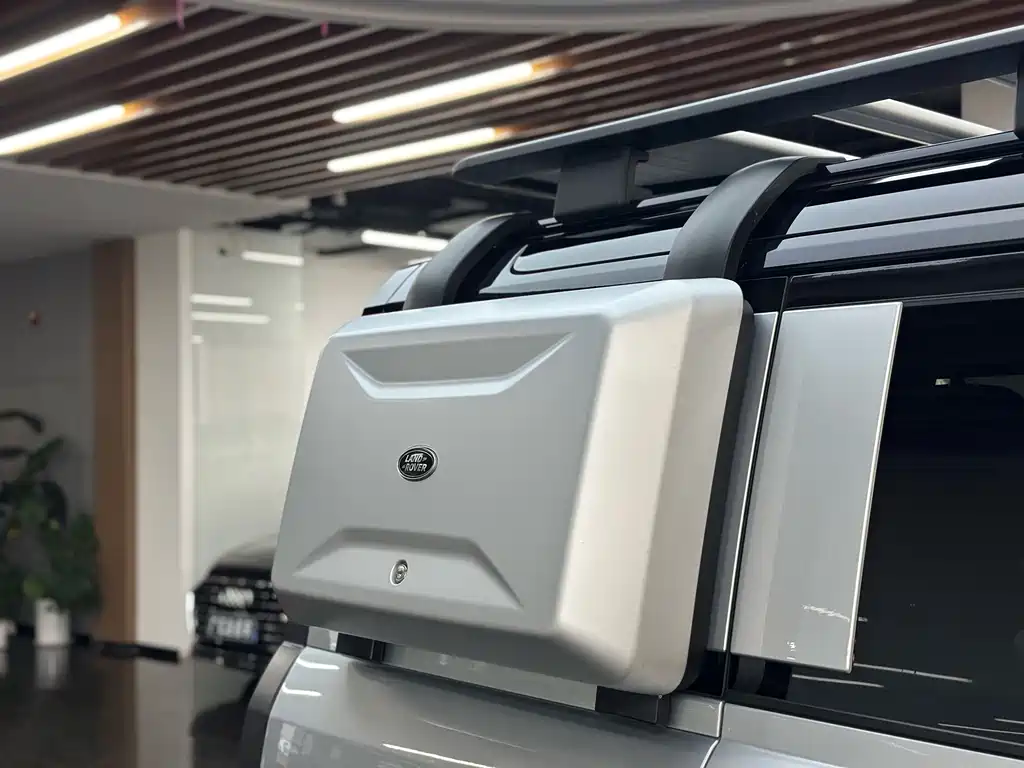 Land Rover Defender — миниатюра 27