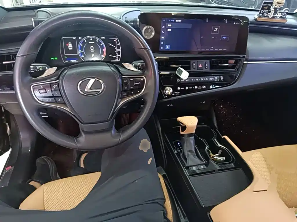 Lexus ES — миниатюра 10