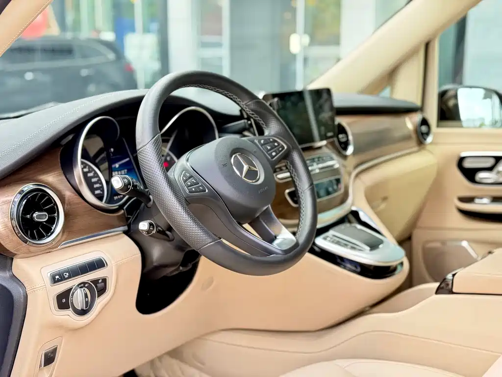 Mercedes-Benz V-Class — миниатюра 14
