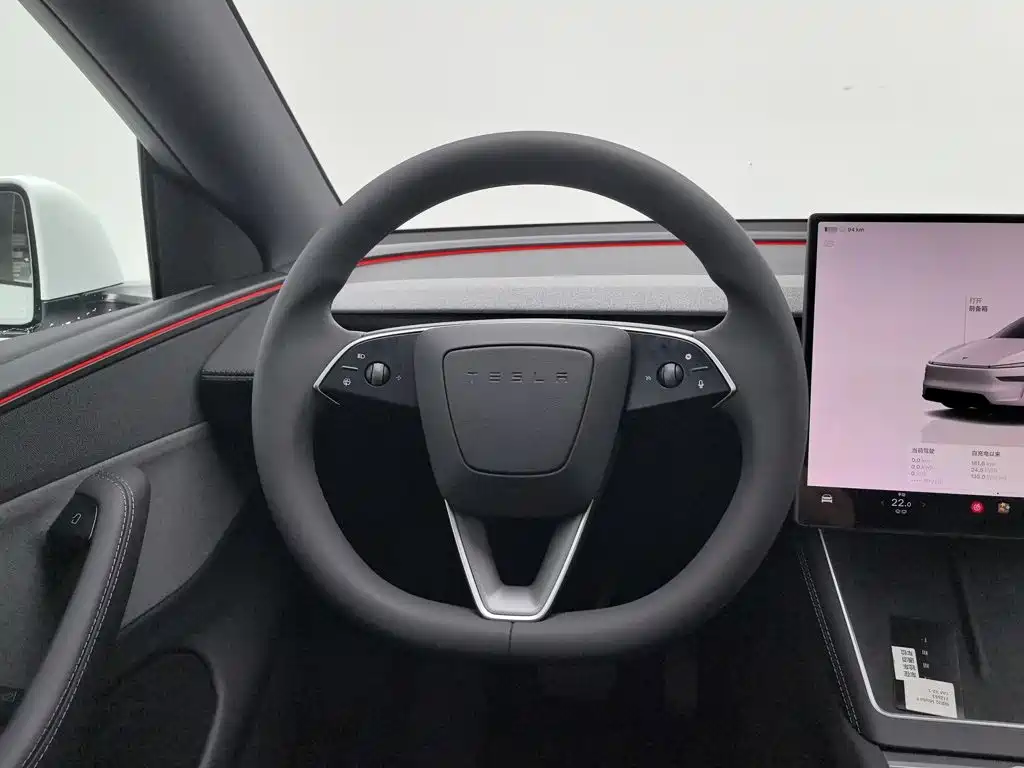 Tesla Model Y — миниатюра 11