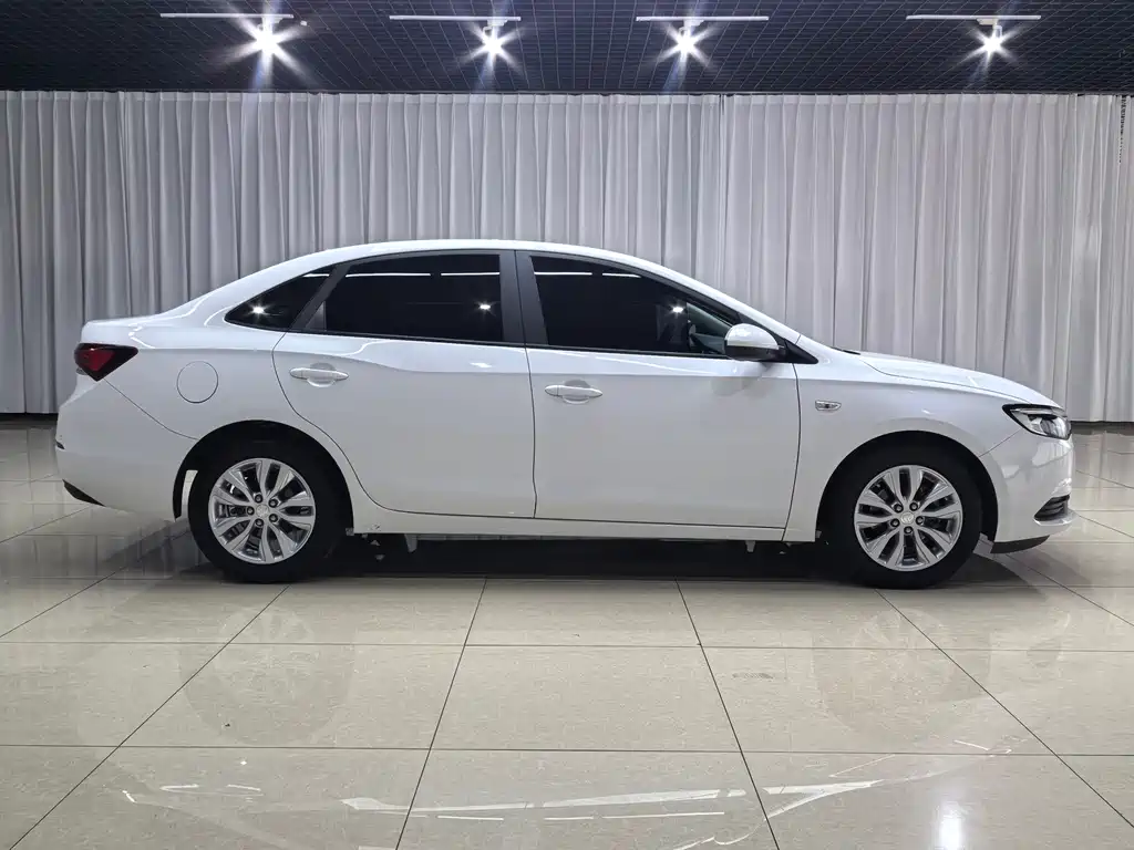 Buick Excelle — миниатюра 7