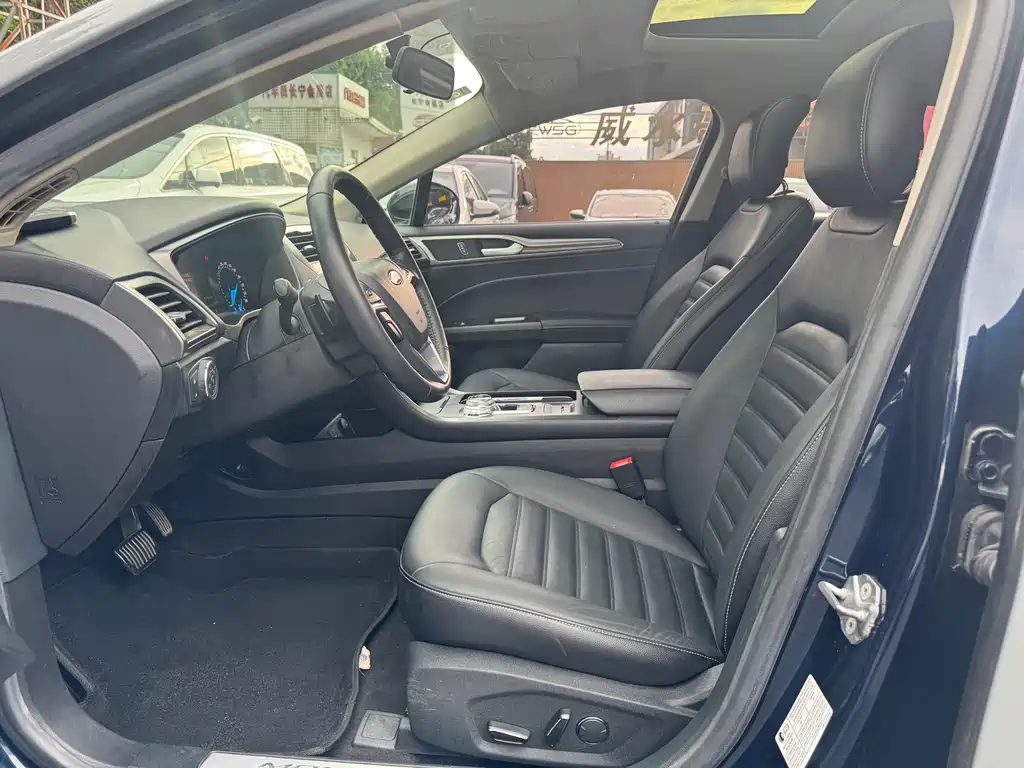 Ford Mondeo — миниатюра 9