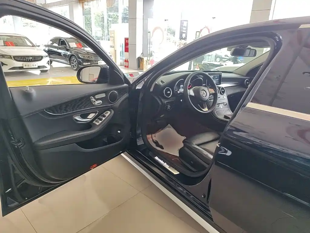 Mercedes-Benz C-Class — миниатюра 16
