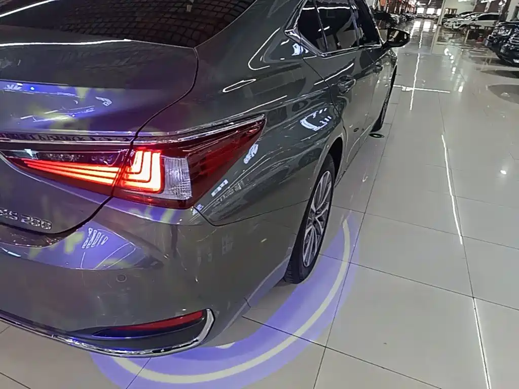 Lexus ES — миниатюра 8