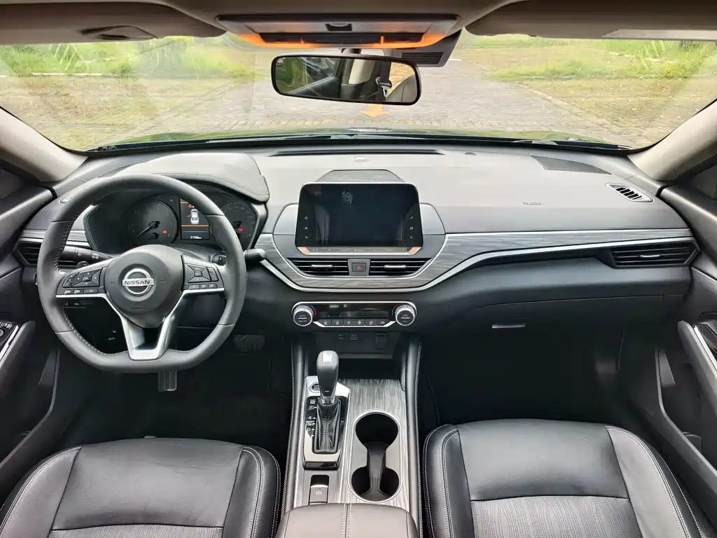 Nissan Teana — миниатюра 5