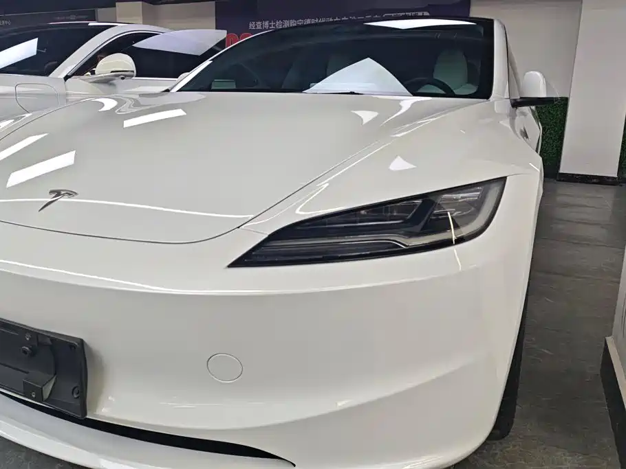 Tesla Model 3 — миниатюра 5