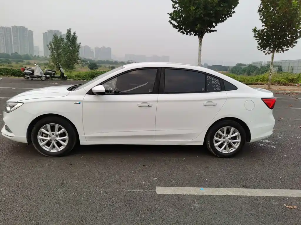 Roewe i5 — миниатюра 22
